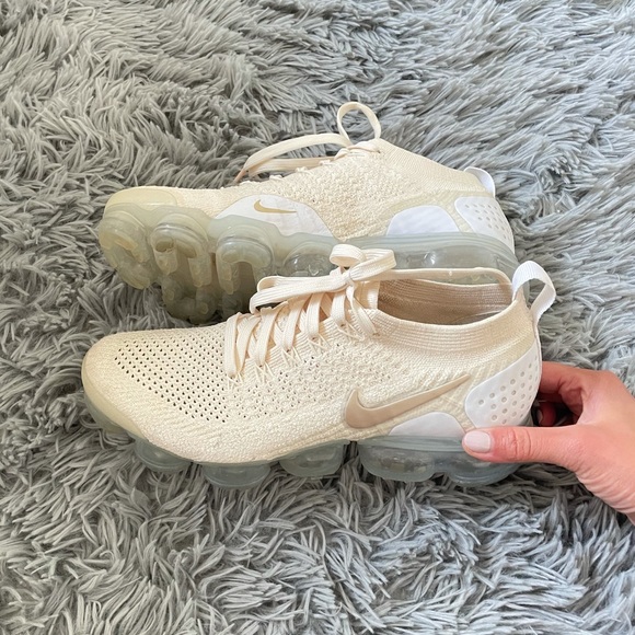 Nike Shoes - Nike Air VaporMax 🤍🤍Size 8 *LIKE NEW!